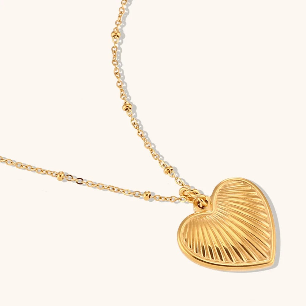 GOLD PLATED HEART CHARM NECKKACE